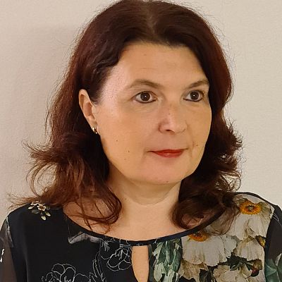 doc. dr.  Andreja Lavrič